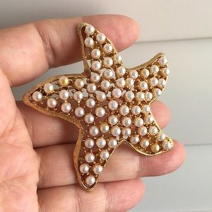 🖤Vtg💕©️WEISS signed starfish pearls brooch